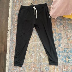 Vuori Performance Jogger in Heather black size M